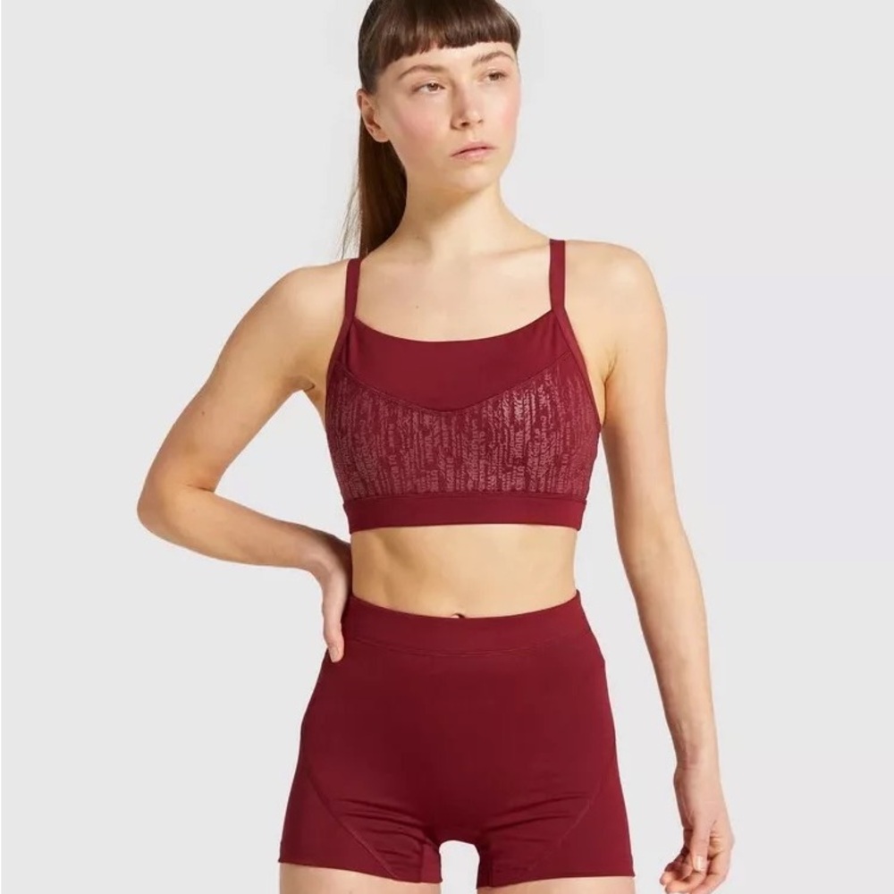 Gymshark combat sports bra maroon